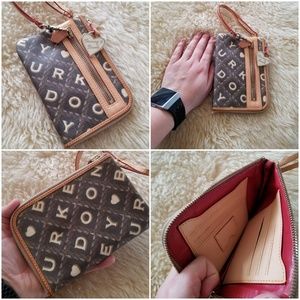 Dooney & Bourke wristlet